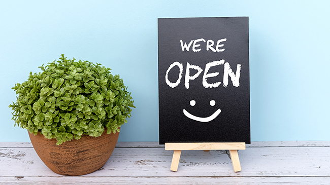 Goldene Weihnachtskugeln